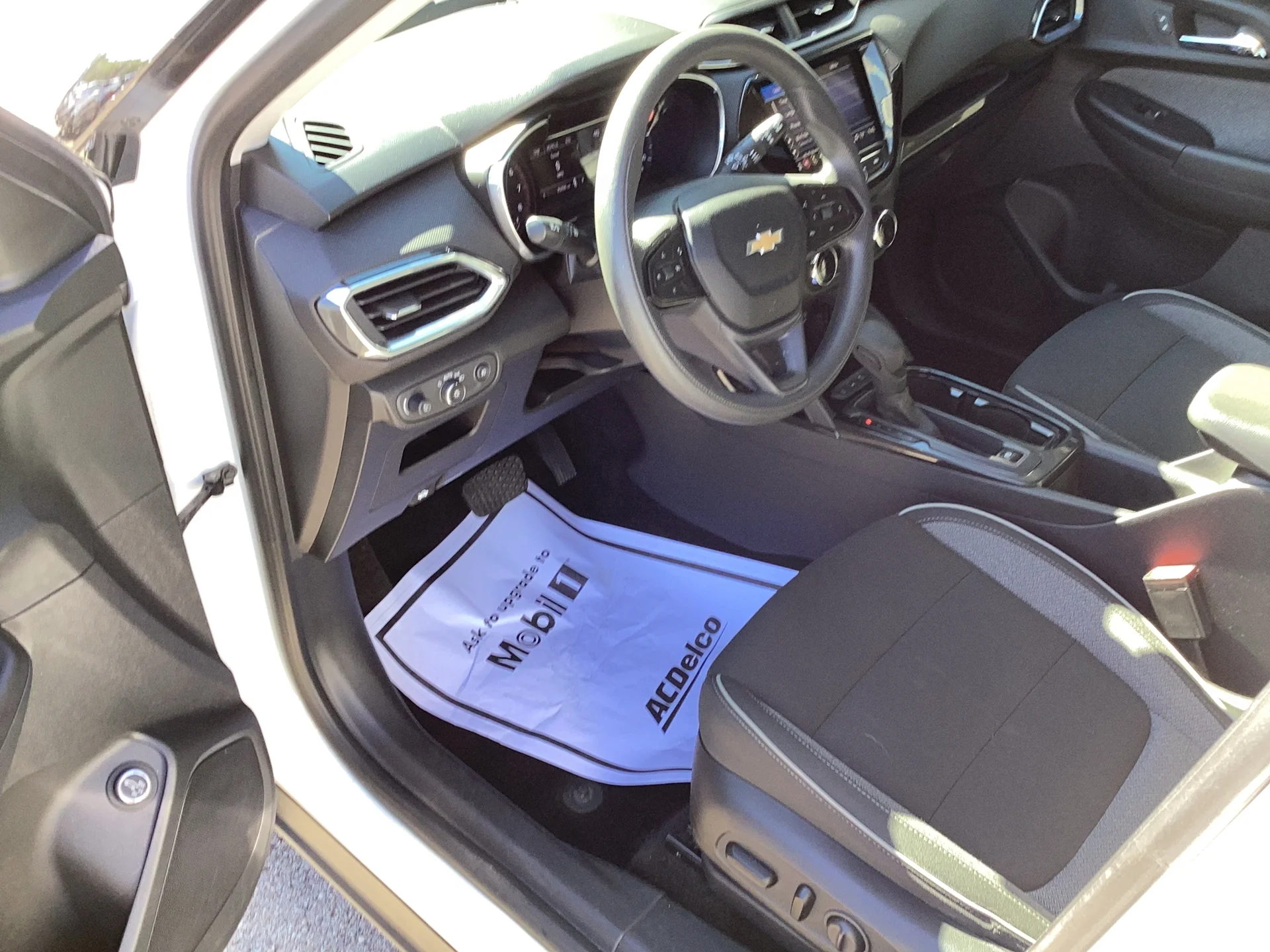 Used 2021 Summit White Chevrolet LT image 10