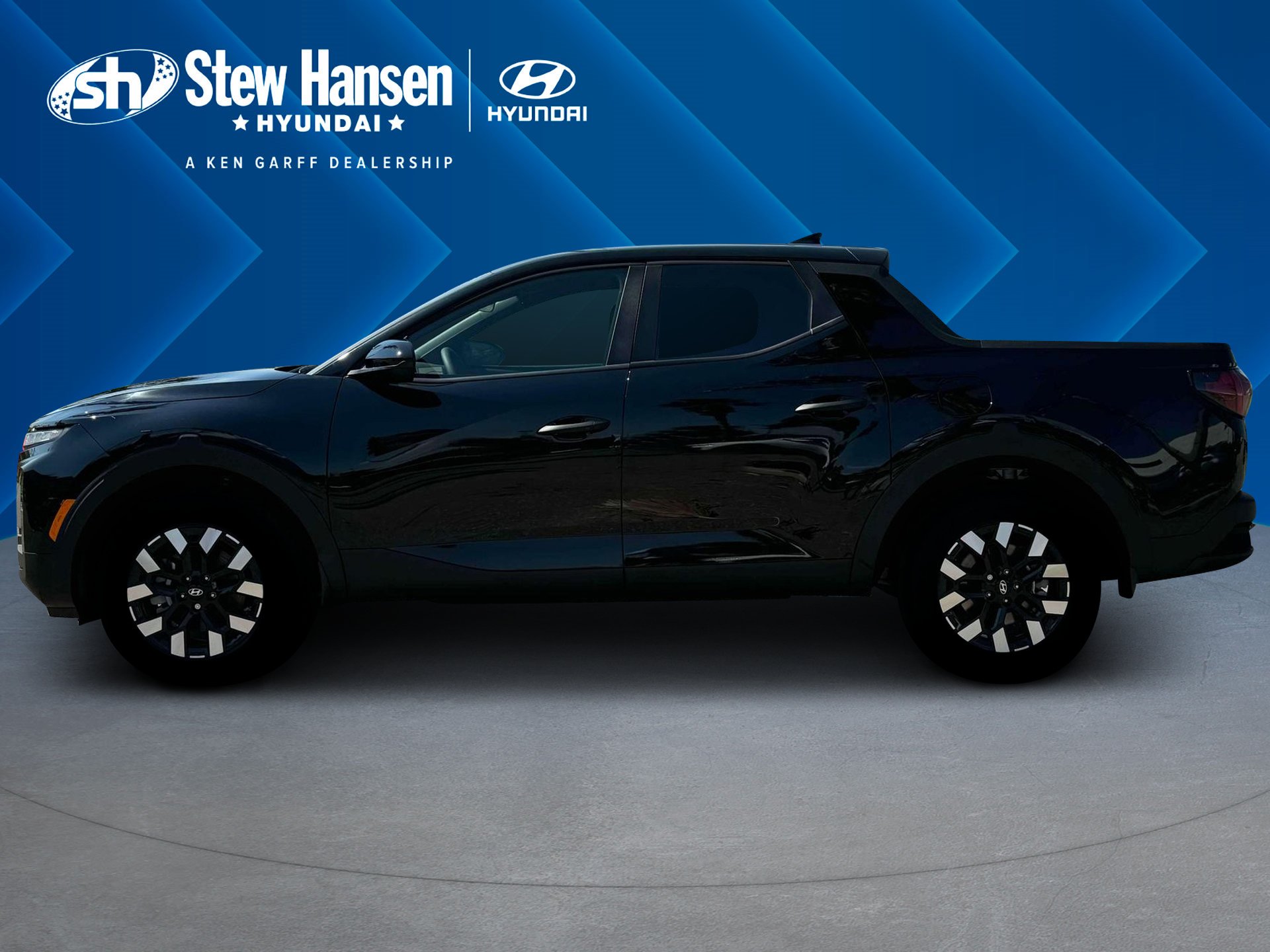 New 2026 Phantom Black Hyundai SE image 3