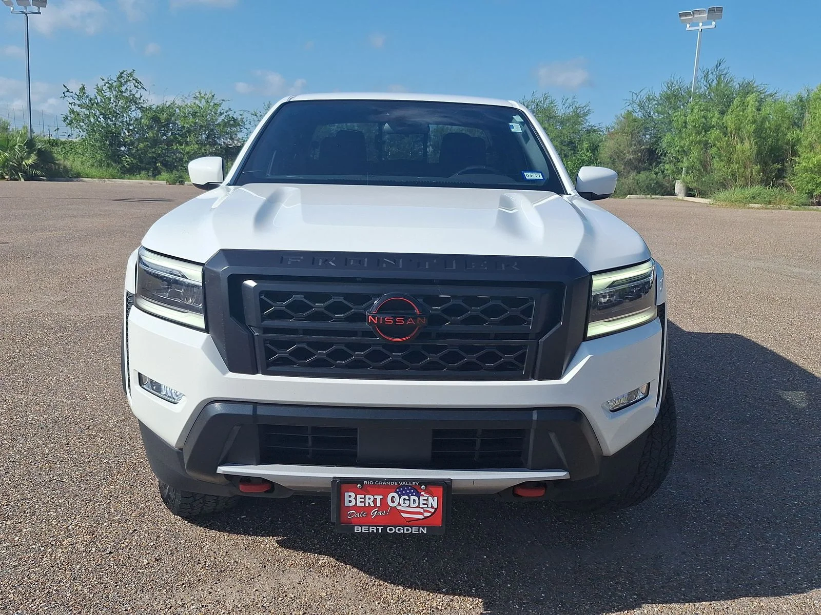 Used 2024 White Nissan PRO-X image 2