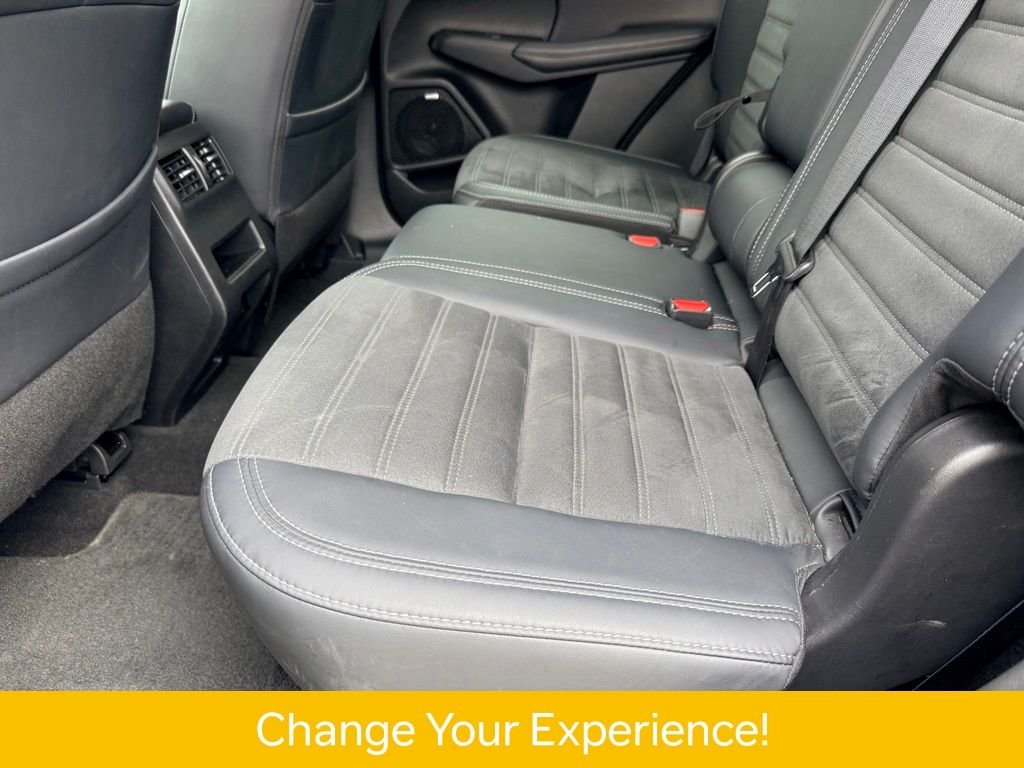 Used 2025  Mitsubishi SE image 16