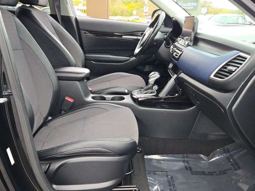 Used 2023 Black Kia S image 5