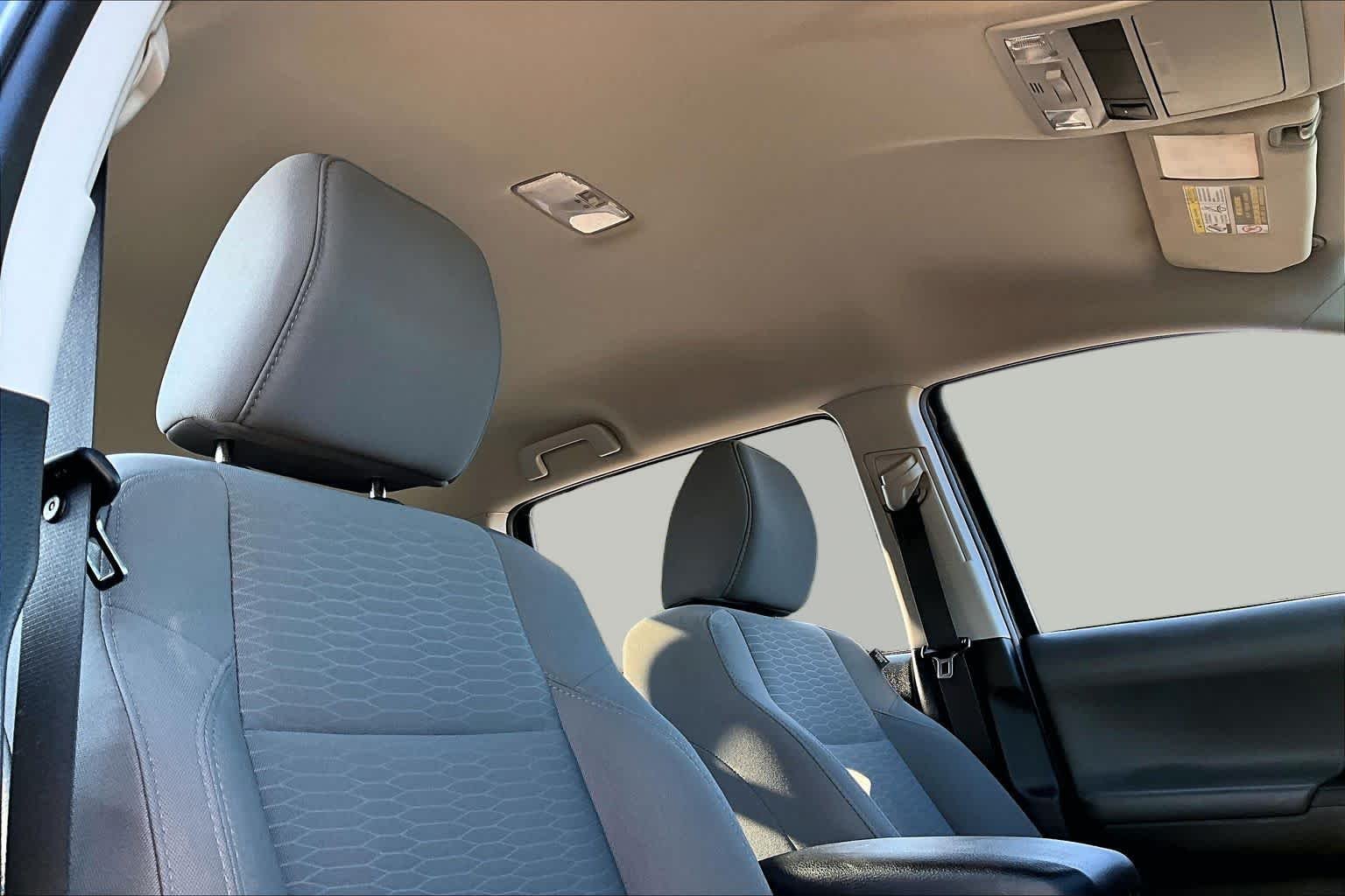 Used 2017 Magnetic Gray Metallic Toyota SR5 image 13