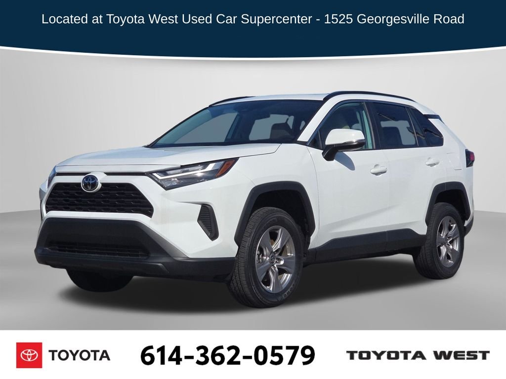Used 2025 White Toyota XLE image 1