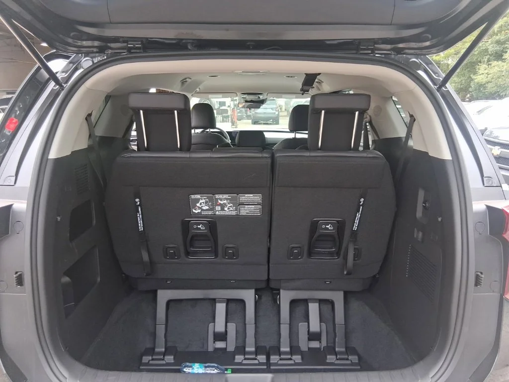 Used 2026 Black Kia LXS image 17