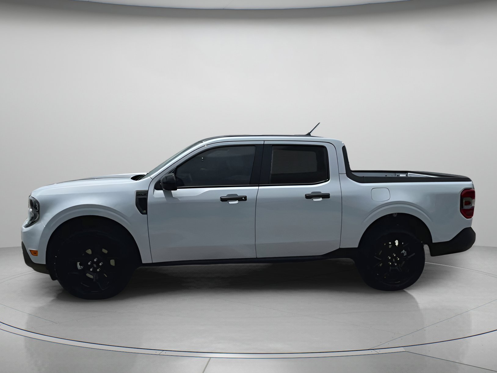 2025 Ford Maverick XLT - Photo 13