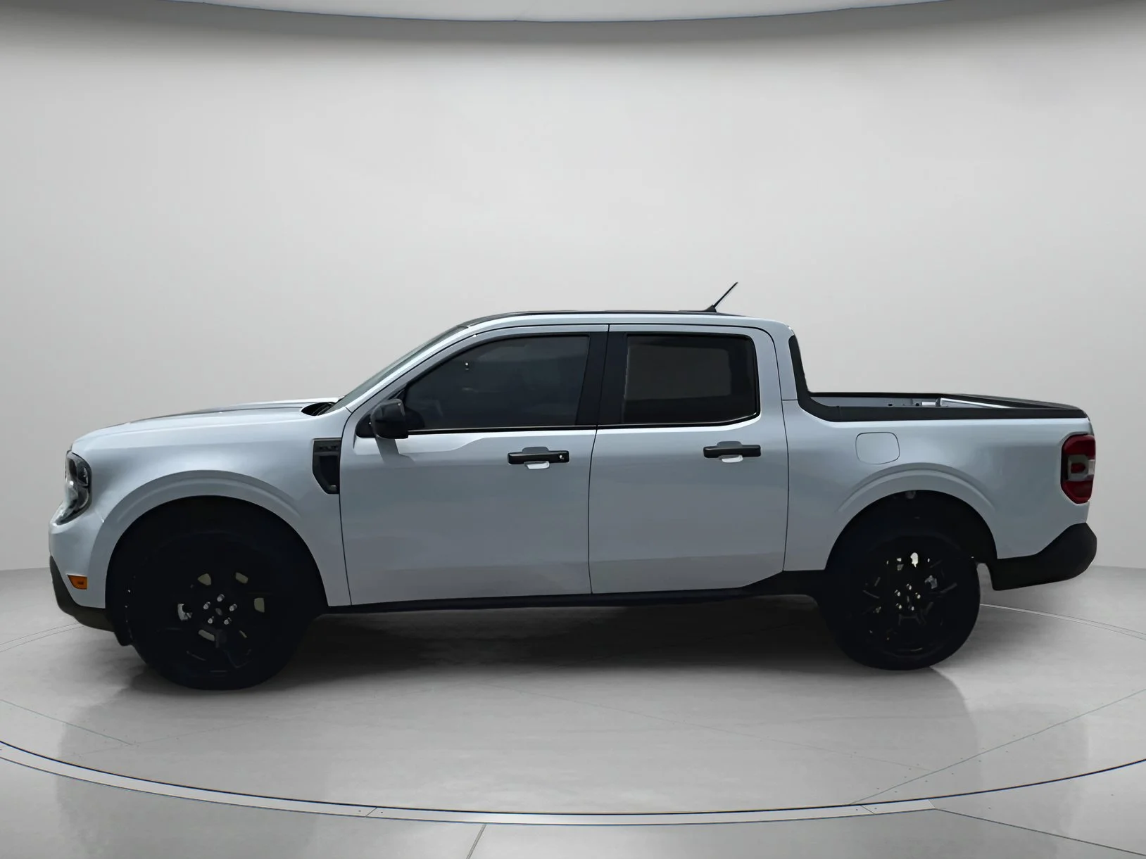 2025 Ford Maverick XLT - Photo 13
