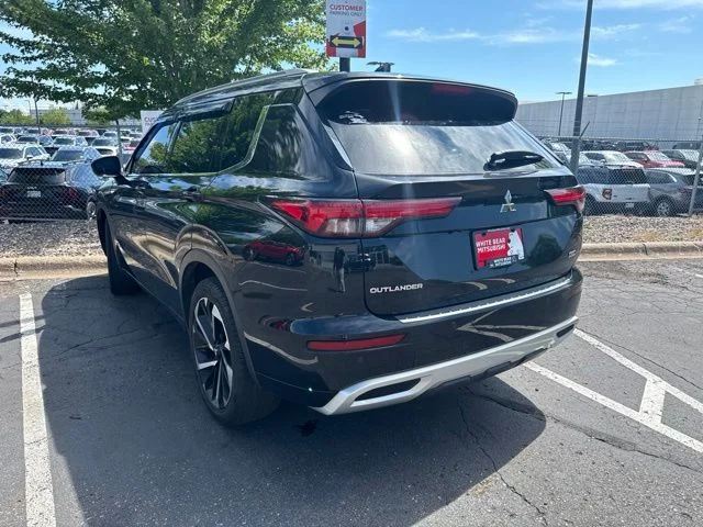 Certified Used 2022 Black Diamond Mitsubishi SEL image 3