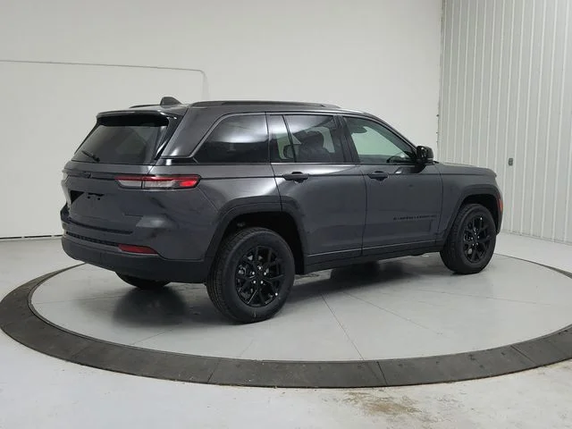 New 2026 Baltic Gray Metallic Clearcoat Jeep Altitude image 7