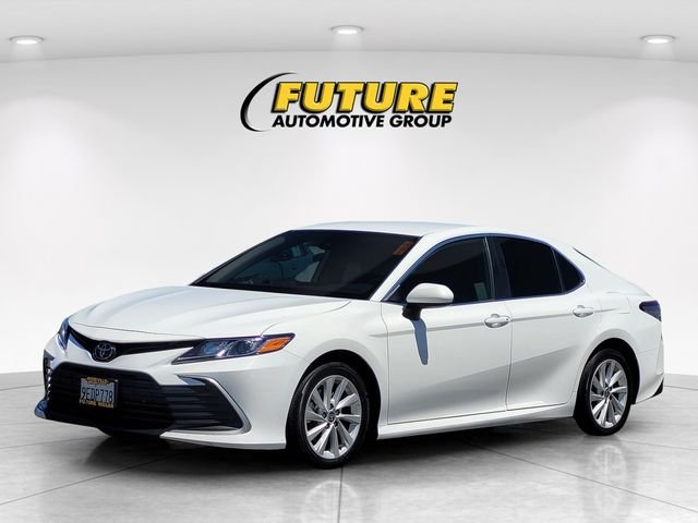 Used 2022 White Toyota LE image 5