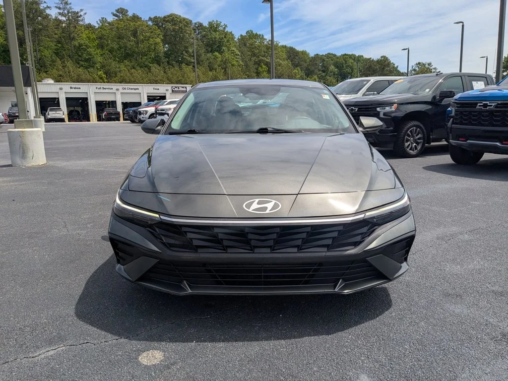 Used 2024 Amazon Gray Hyundai SEL image 2