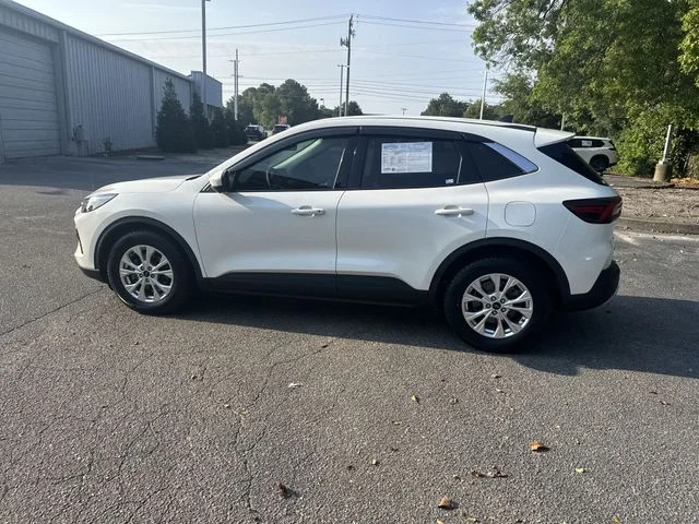 Used 2023 White Ford Active image 8
