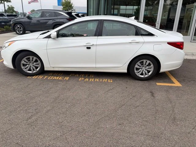 Used 2011 White Hyundai GLS image 1