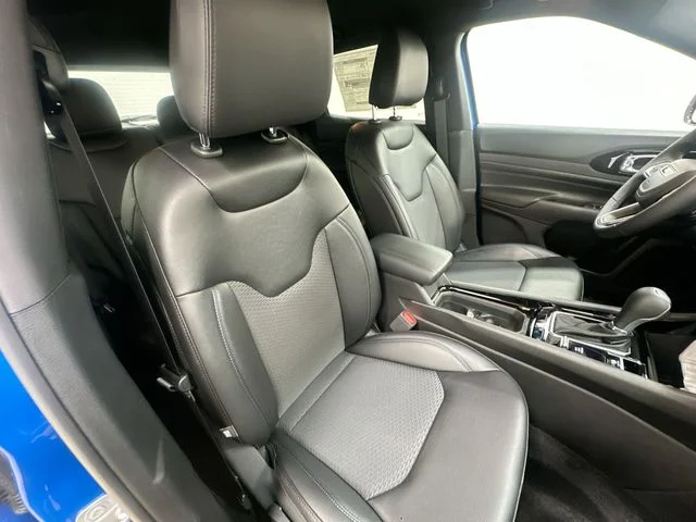 New 2026 Hydro Blue Pearlcoat Jeep Altitude image 25