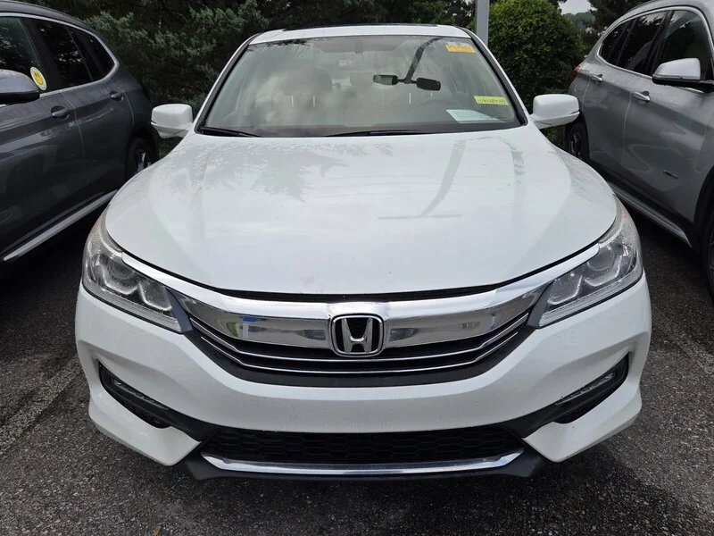 Used 2017 White Orchid Pearl Honda EX-L image 2