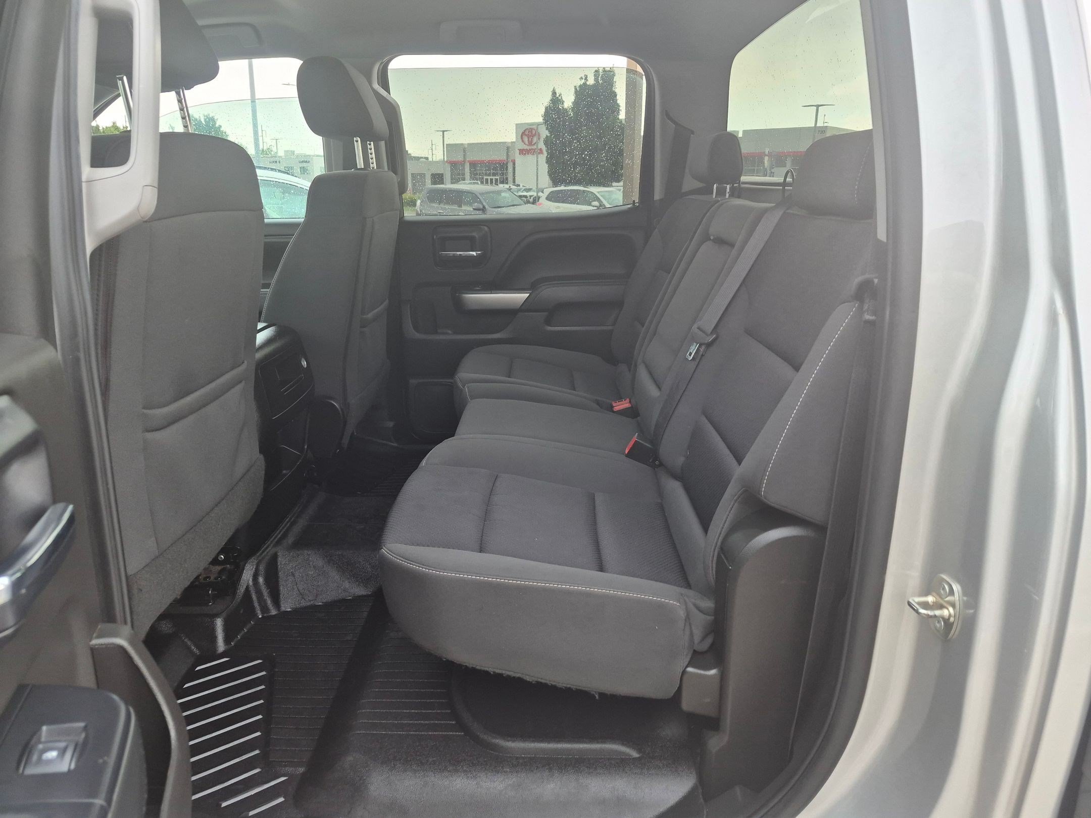 Used 2018 Silver Chevrolet LT image 25