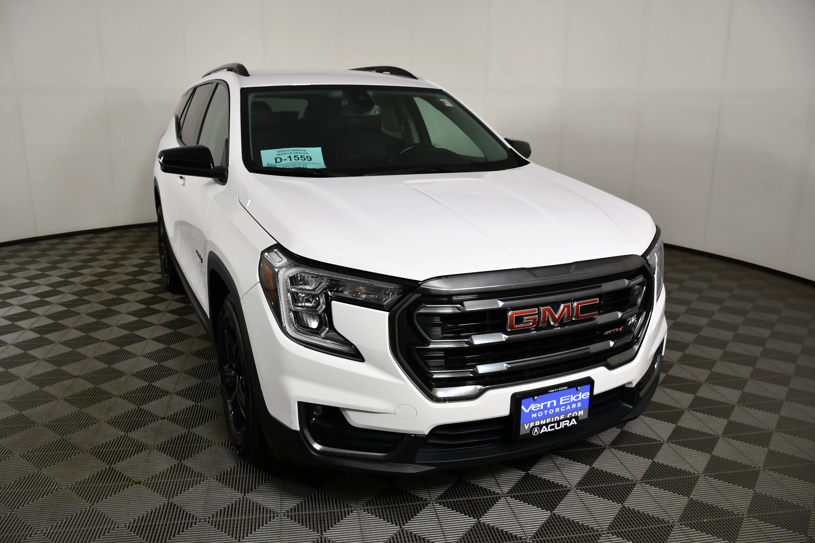 Used 2024 Summit White GMC AT4 image 3