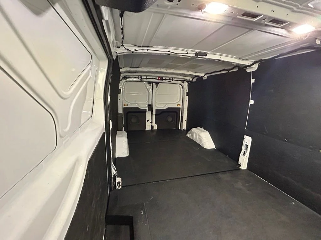 Used 2022 Oxford White Ford Base image 28
