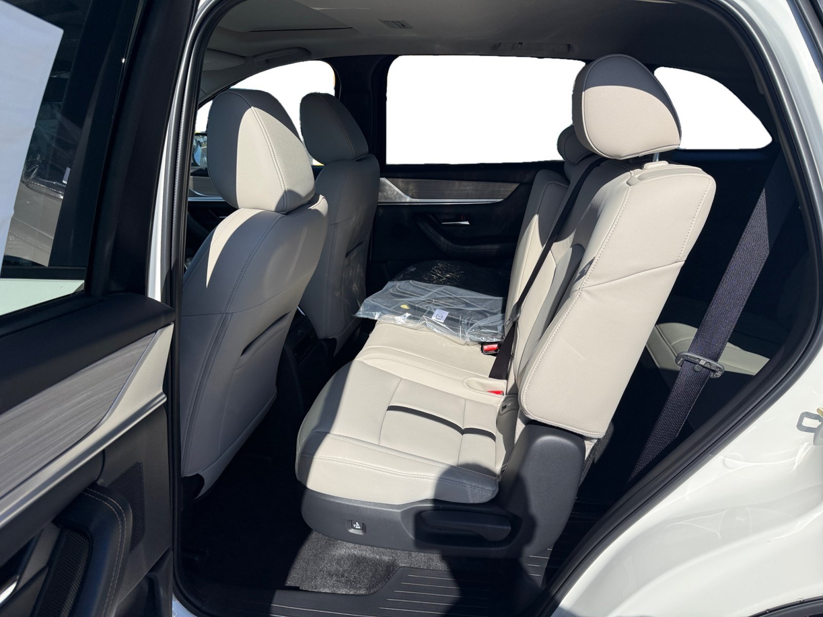 New 2026 Rhodium White Premium Mazda Preferred image 16