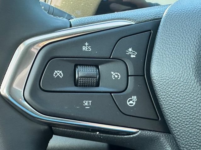 New 2026 Mosaic Black Metallic Chevrolet ACTIV image 8