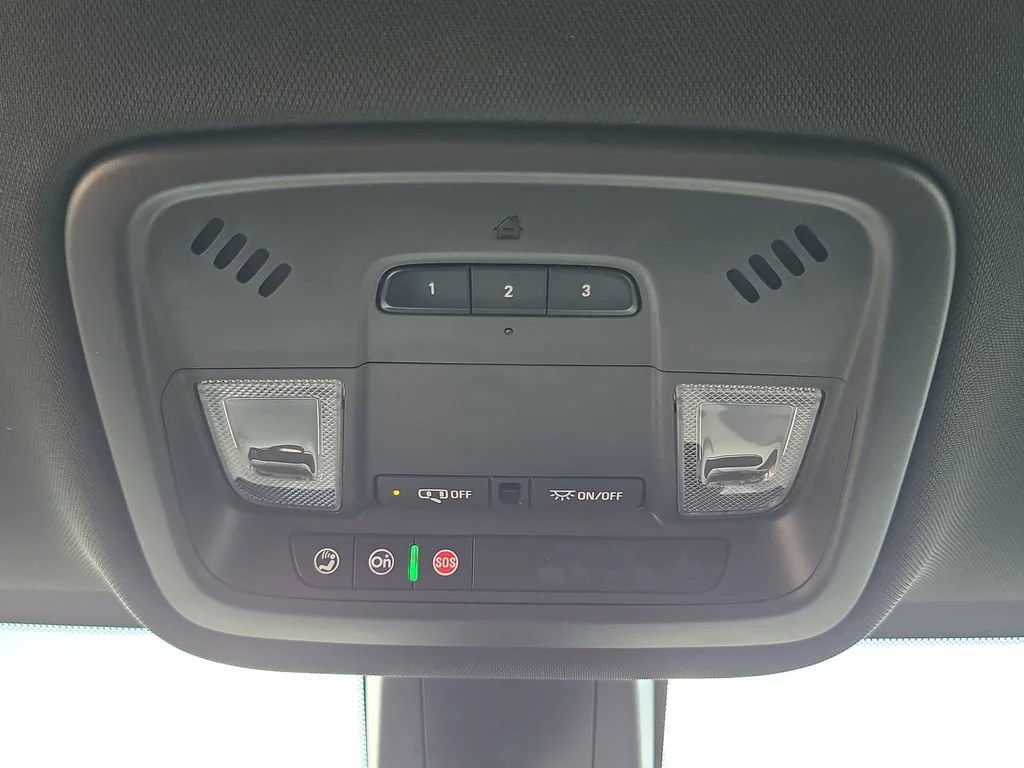 2023 Chevrolet Traverse 1LT - Photo 36