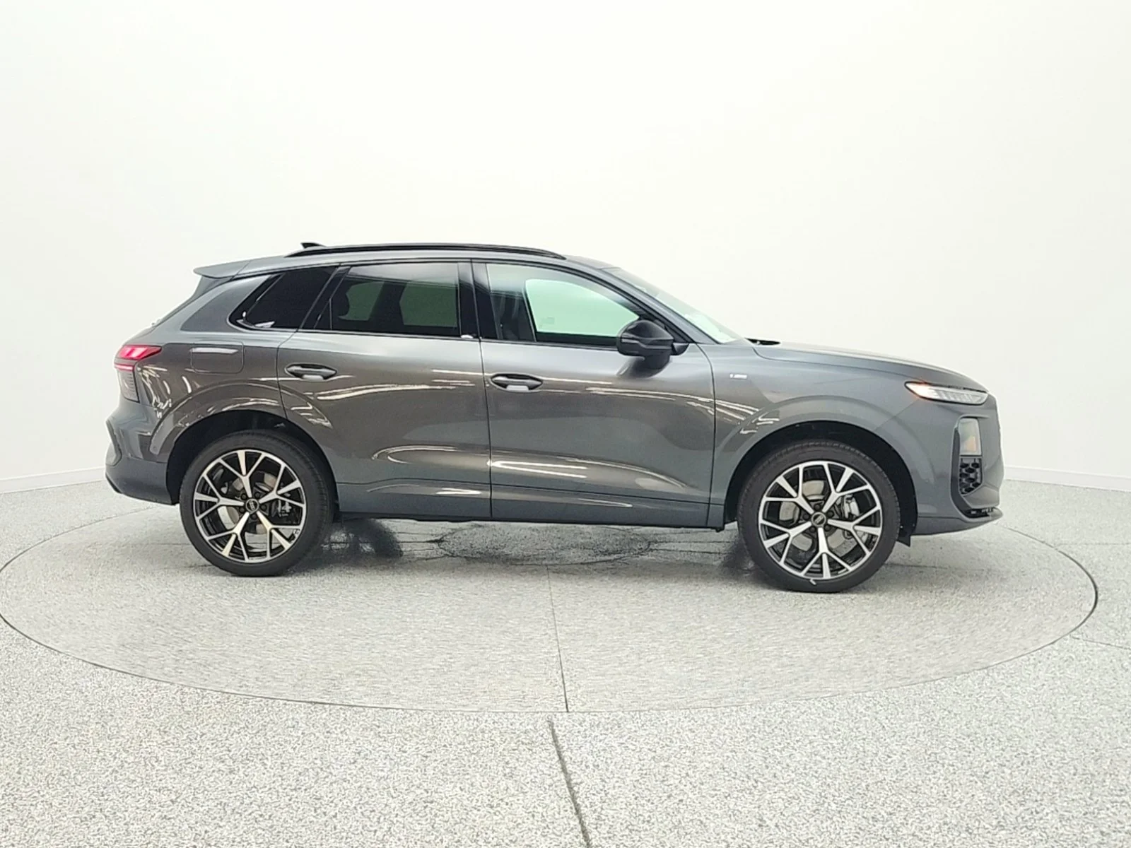 New 2026 Daytona Gray Pearl Effect Audi S line quattro image 4