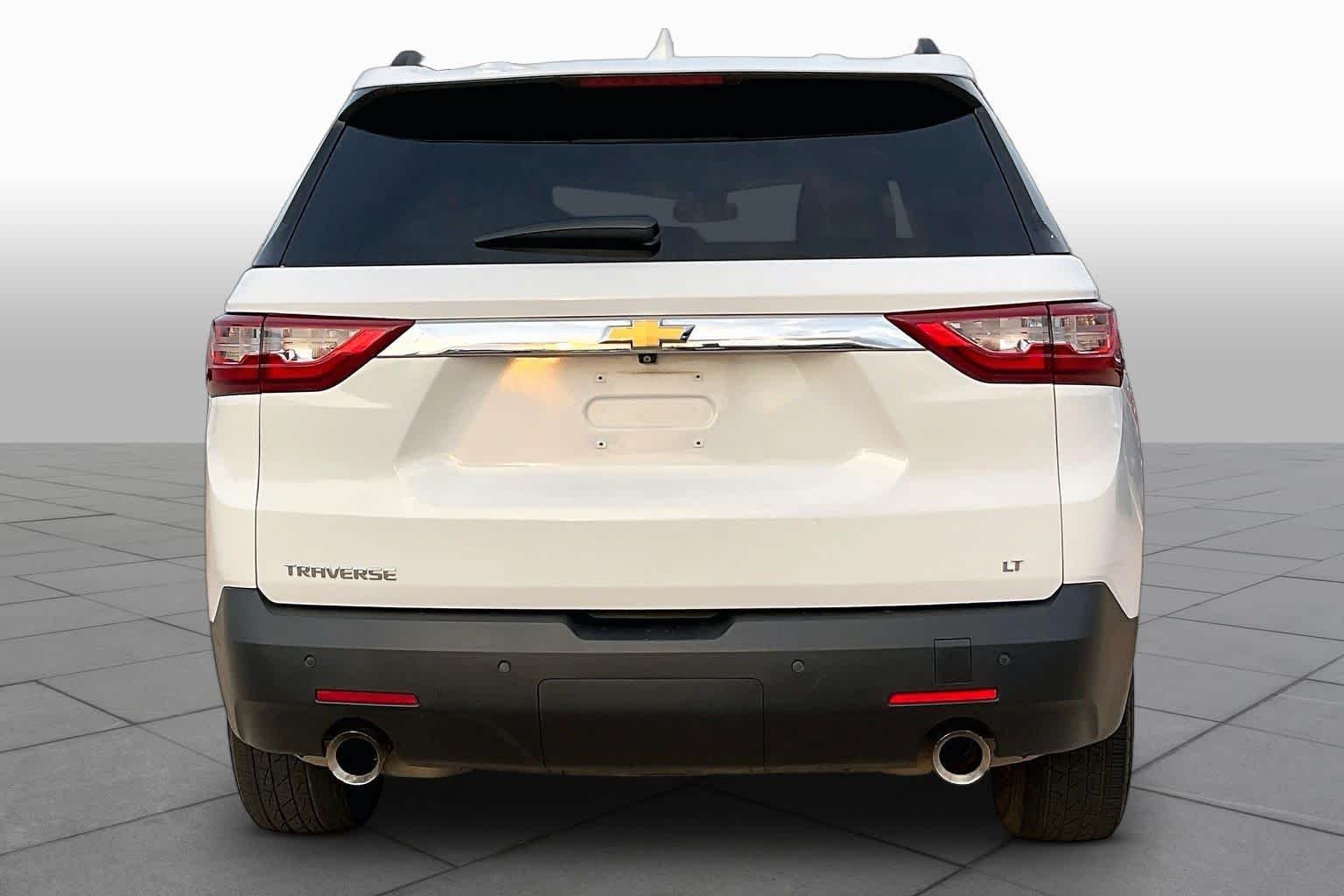 Used 2020 Summit White Chevrolet LT Cloth image 4