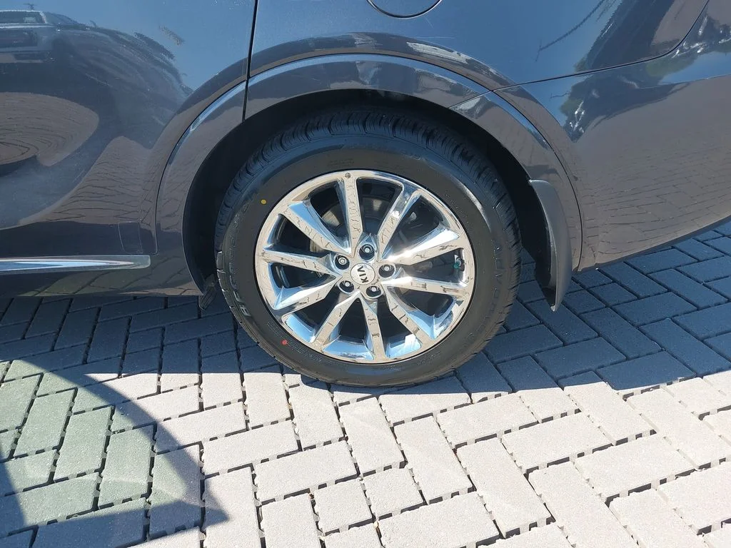Used 2017 Gray Kia SX Limited image 32