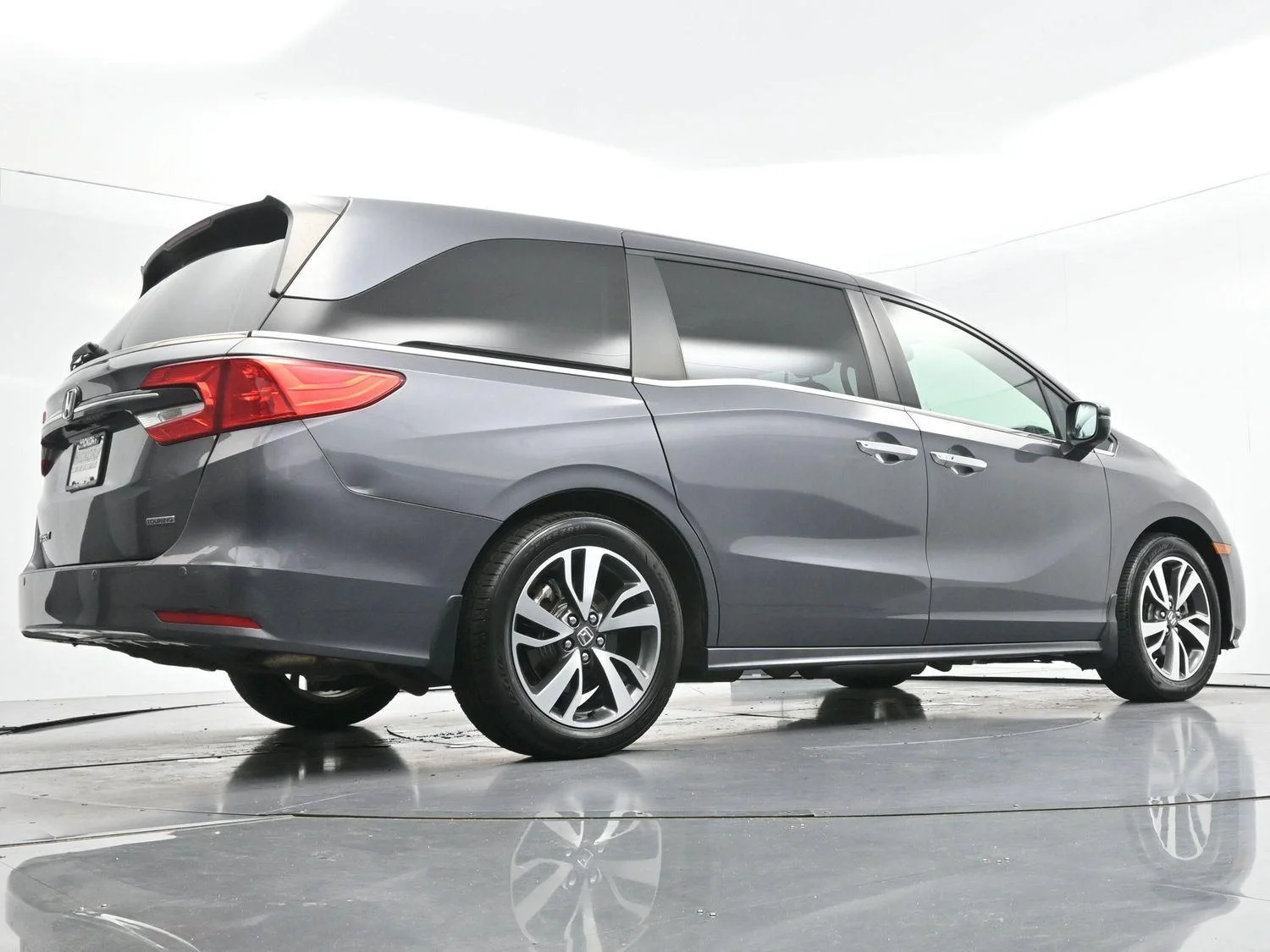 Used 2023 Modern Steel Metallic Honda Touring image 60