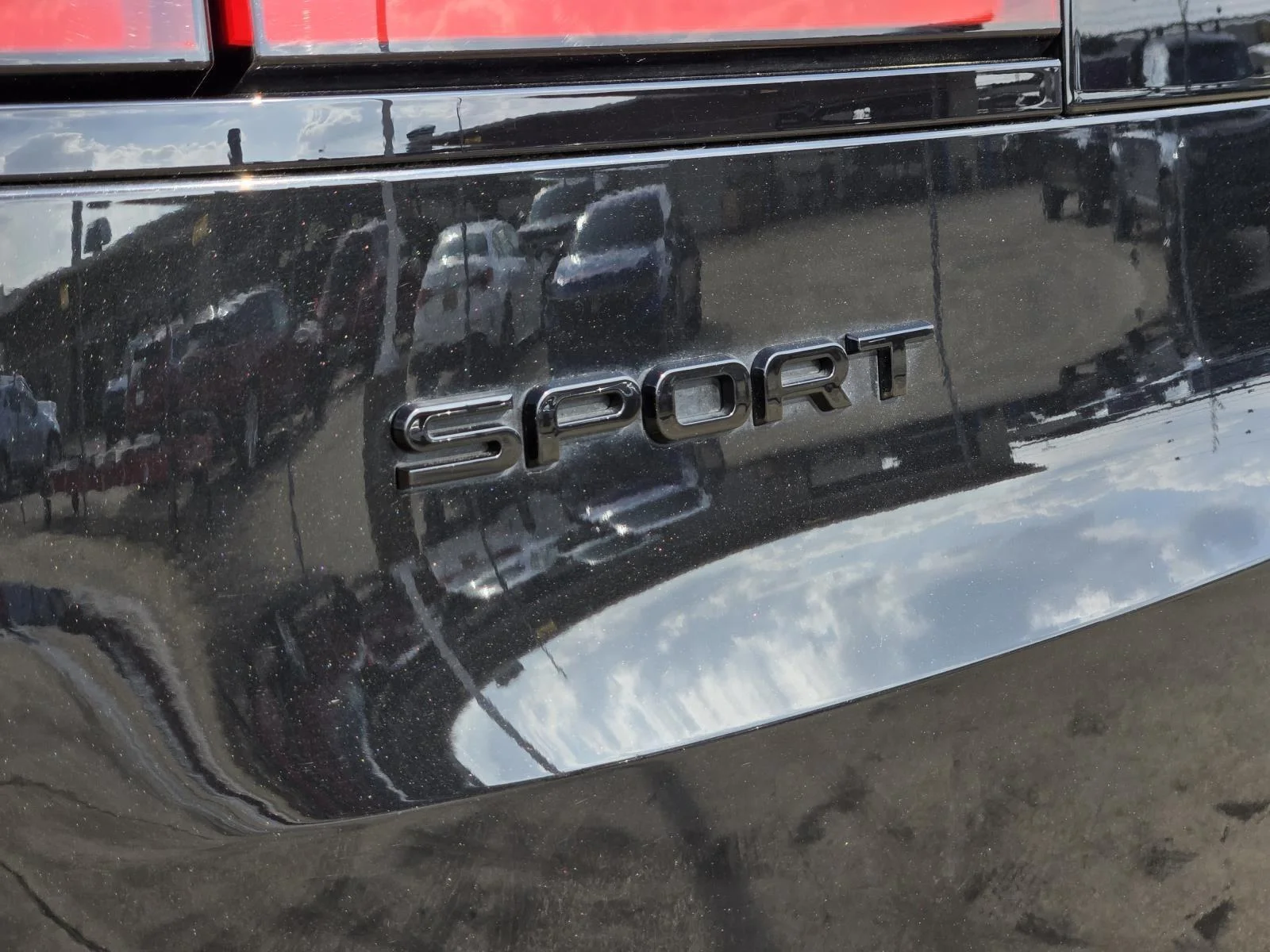 Certified Used 2025 Santorini Black Metallic Land Rover SE image 8