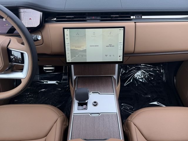 New 2026 Santorini Black Land Rover SE image 15