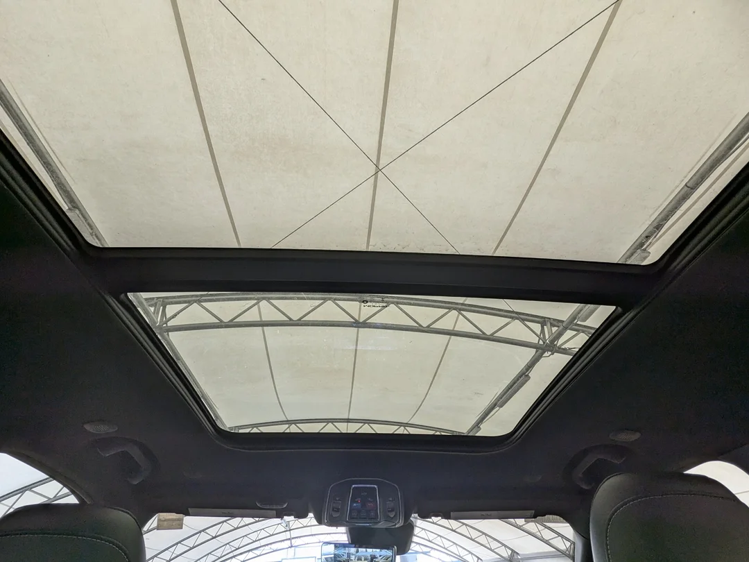 New 2026 White Jeep Limited Reserve - - 4x4 - Panoramic Sunroof - Nappa Leather - Ventilated Seats & More! image 27