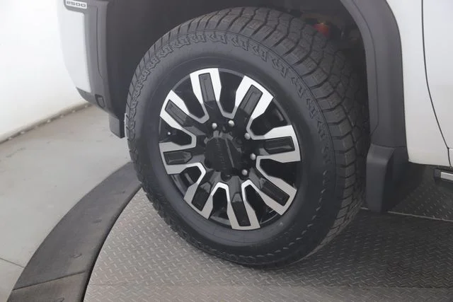 Used 2024 White GMC Denali Ultimate image 13