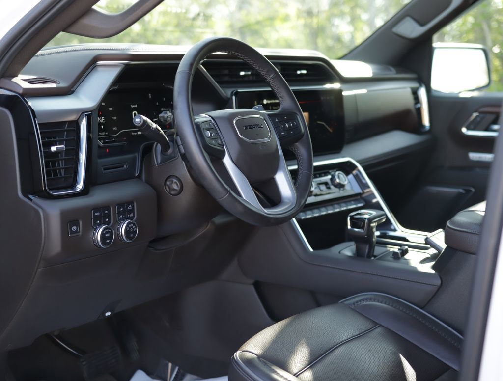 Used 2023 White Frost Tricoat GMC Denali image 9