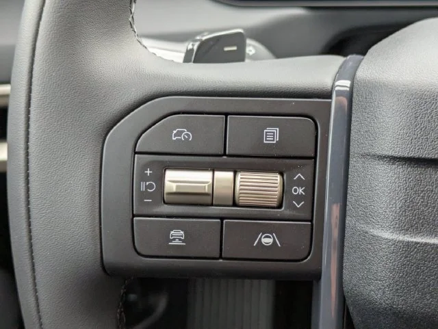 New 2027 White Kia S image 25