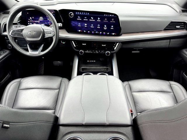 Used 2025 Black Chevrolet Z71 image 22