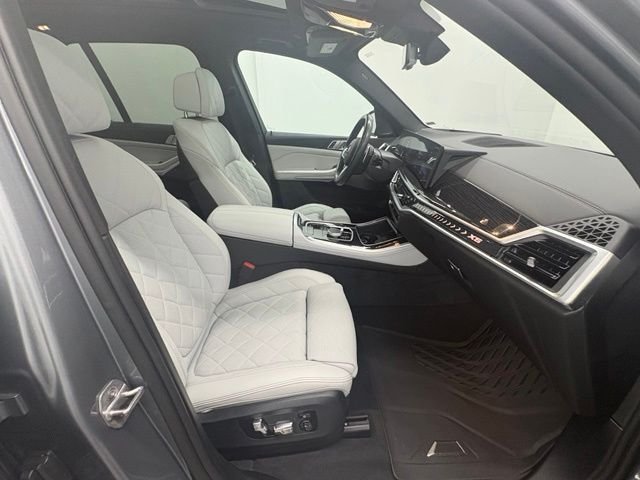 Used 2024 Gray BMW xDrive40i image 38