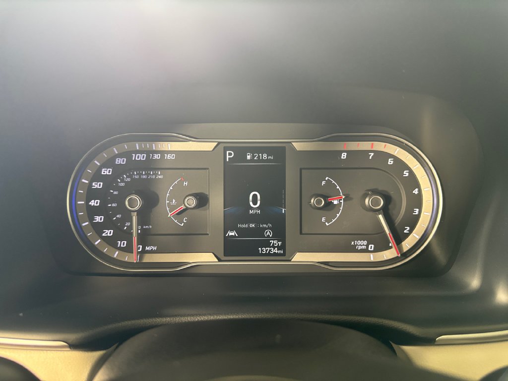 Used 2024 Silver Hyundai SEL image 18