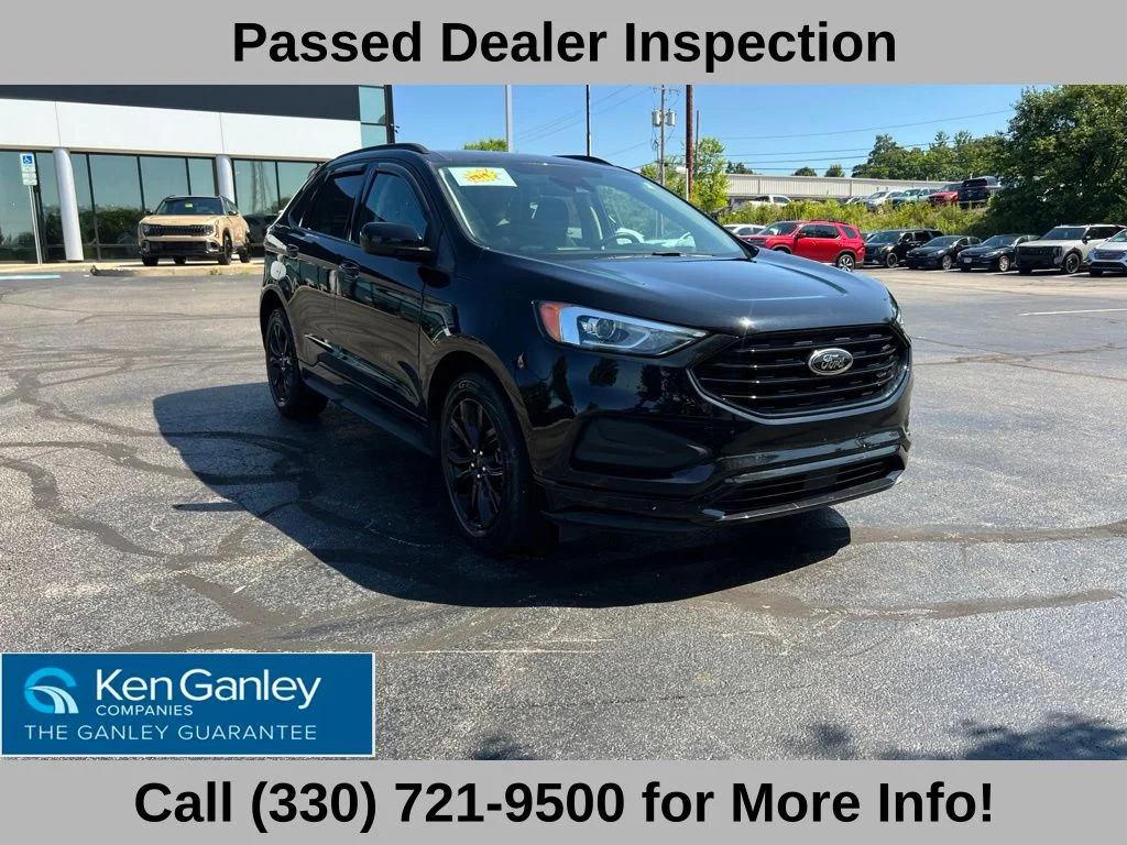 Used 2022 Black Ford SE image 5