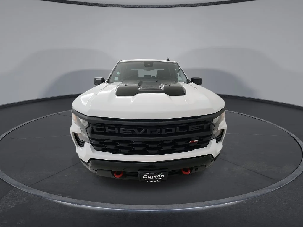 Used 2024 White Chevrolet Custom Trail Boss image 3