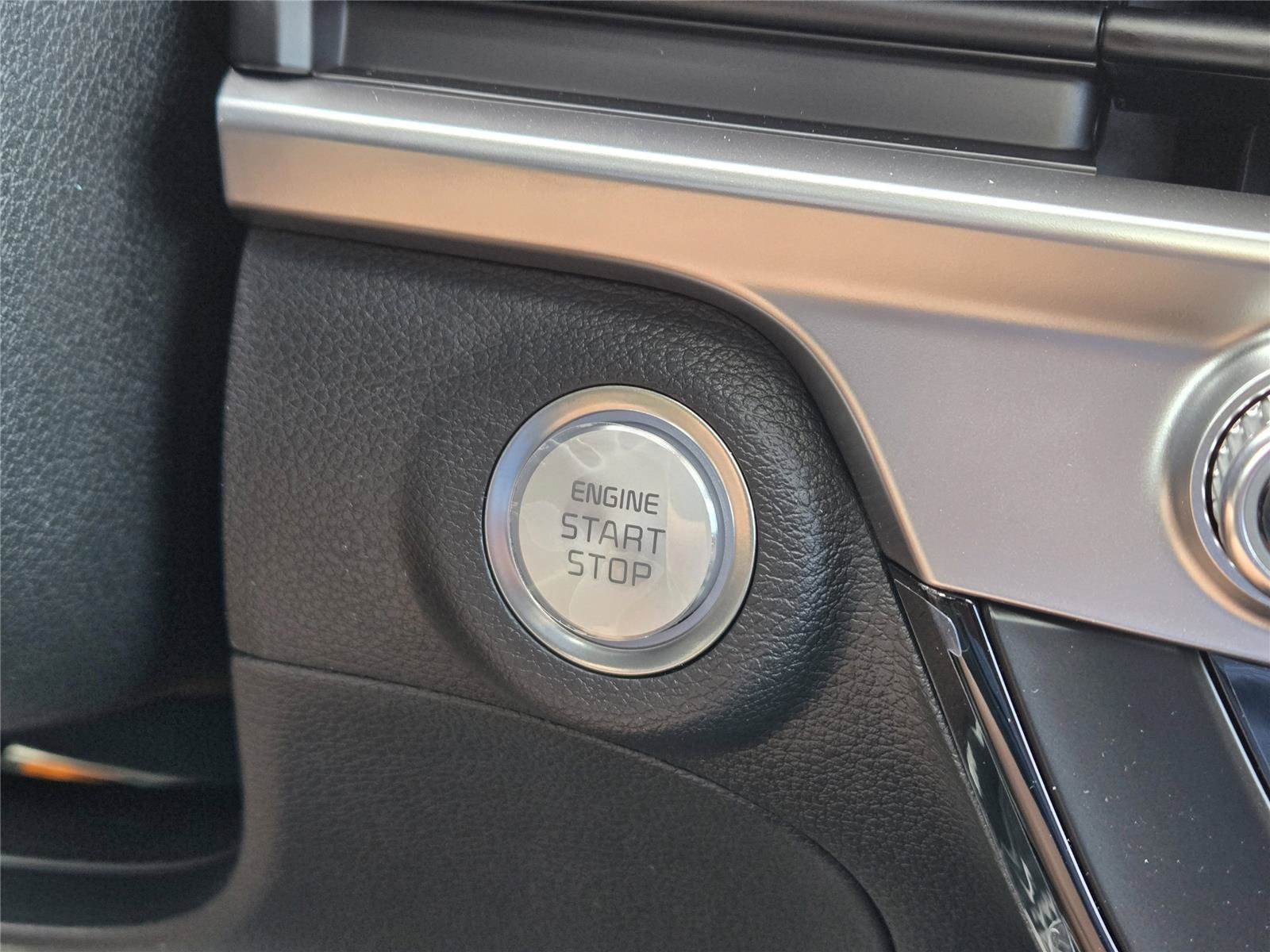 New 2025 Dark Moss Kia S image 28