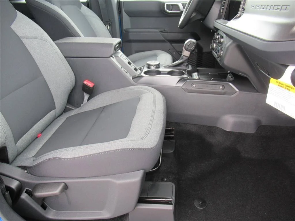 2025 Ford Bronco 4-Door Base - Photo 13