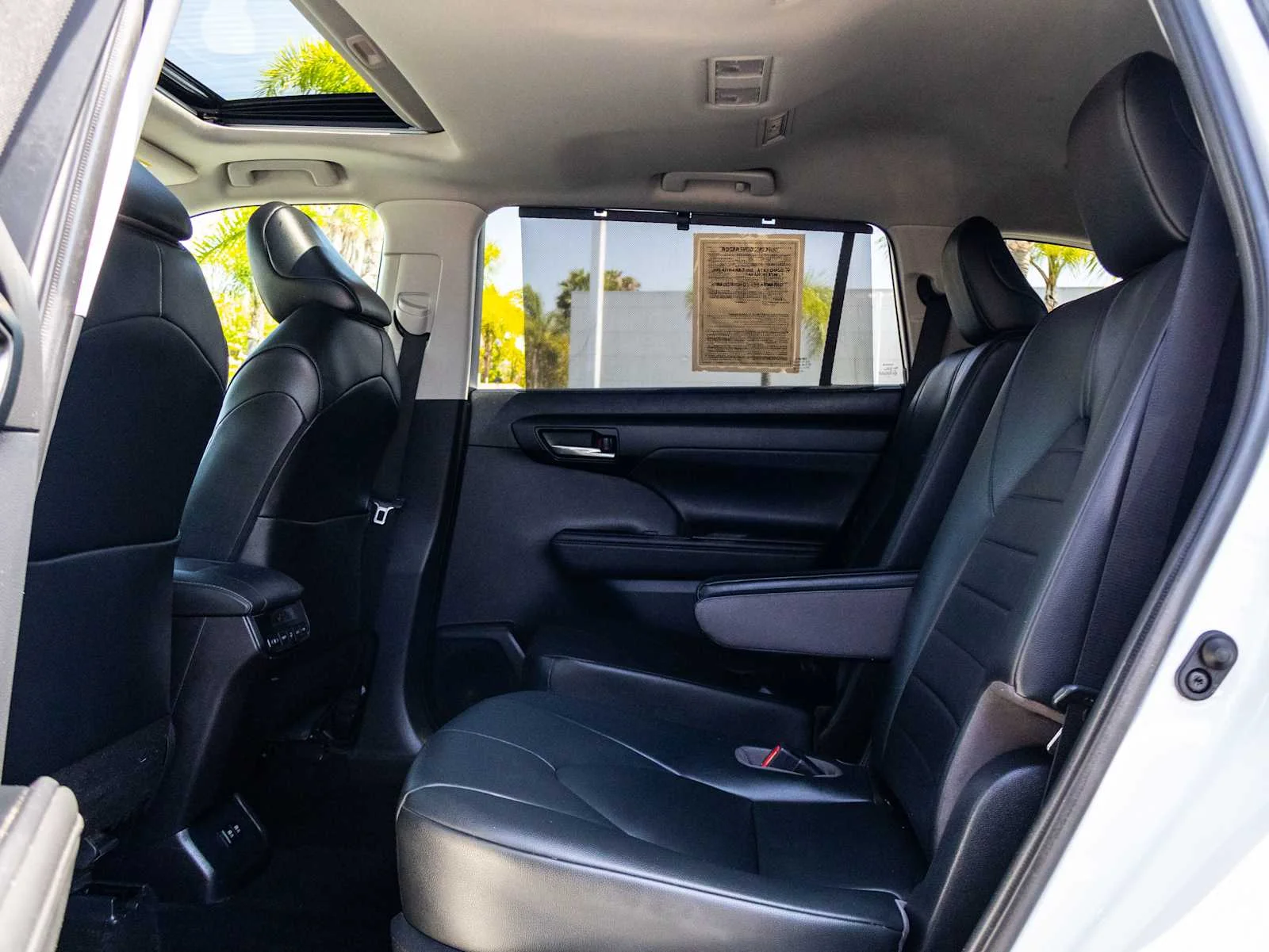 Used 2020 Blizzard Pearl Toyota XLE image 15