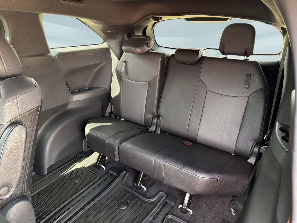 2024 Toyota Sienna Woodland Edition - Photo 33