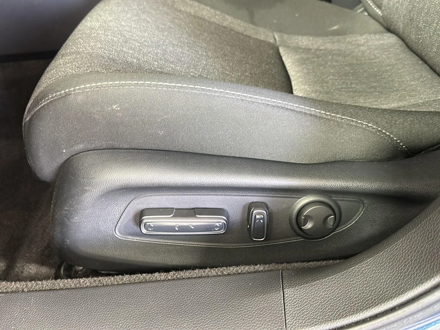 Used 2024 Canyon River Blue Metallic Honda EX image 13