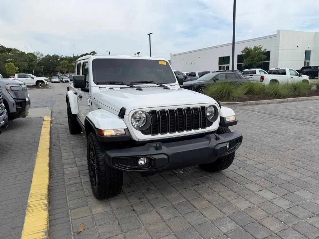 Used 2025 Bright White Clearcoat Jeep Nighthawk image 5