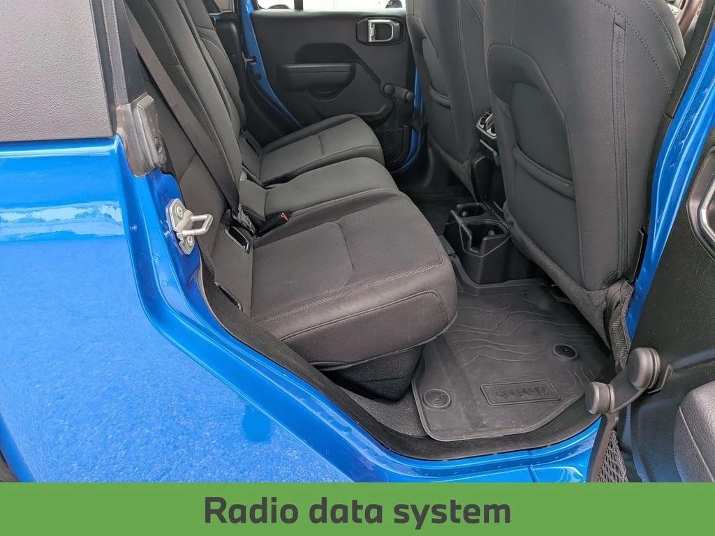 Used 2022 Blue Jeep Sport image 27