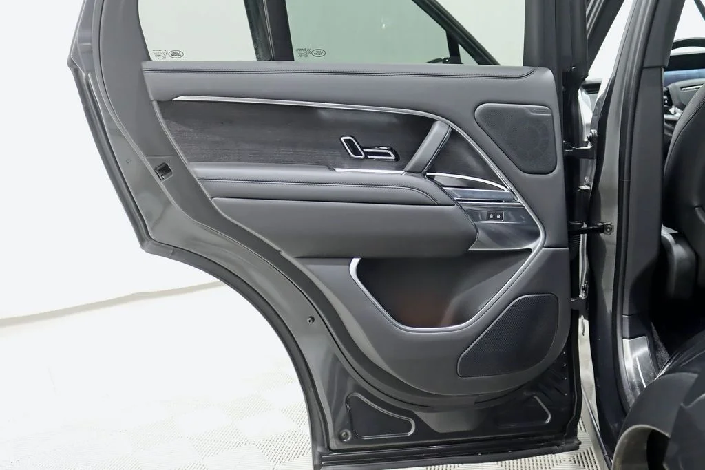 Used 2024 Black Land Rover SE image 38