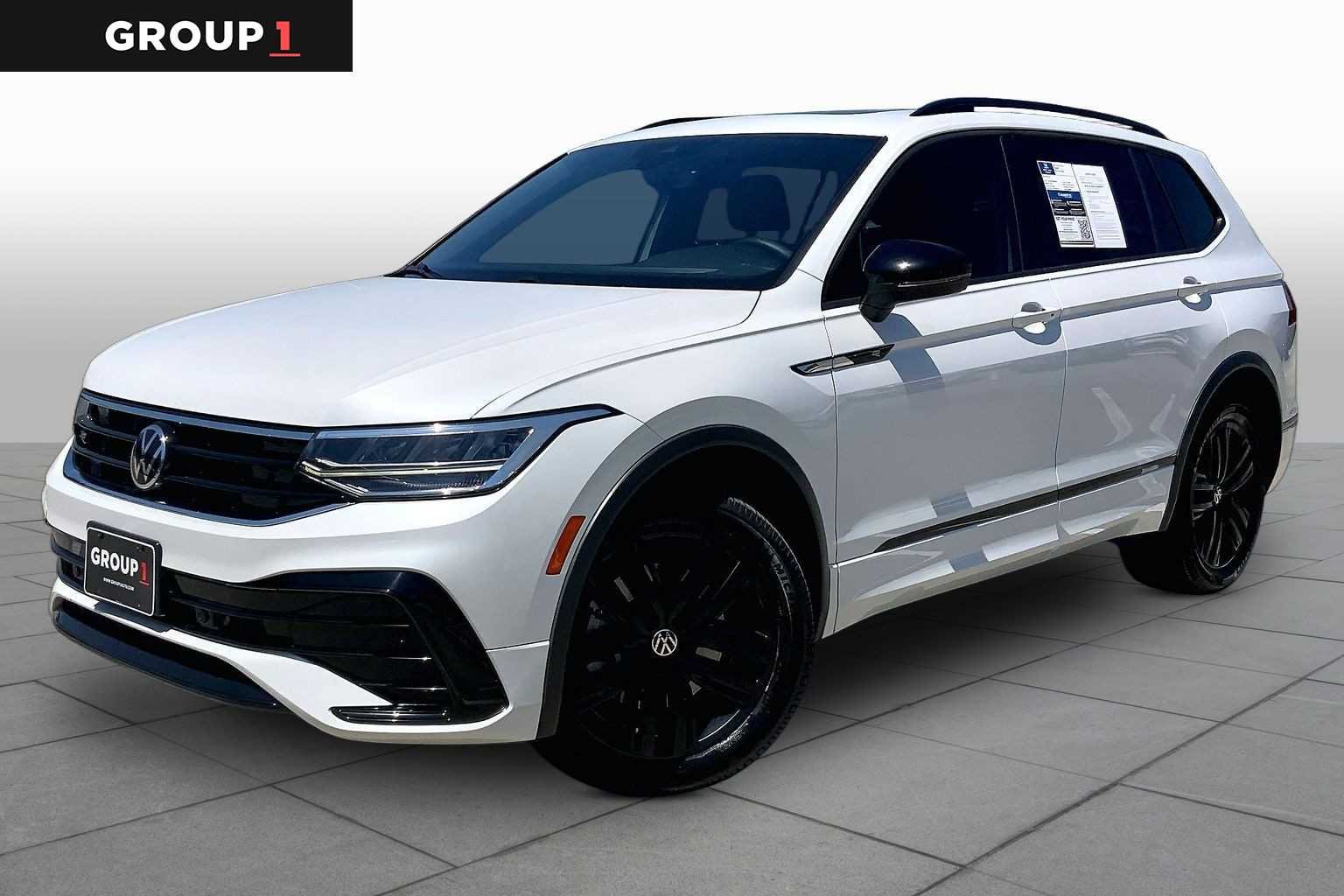 2022 Volkswagen Tiguan 2.0T SE R-Line Black's photo