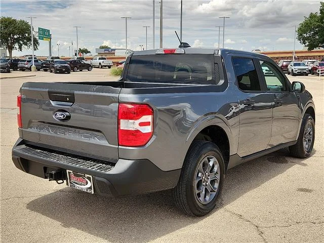 Used 2025 Gray Ford XLT Front-Wheel Drive SuperCrew 4.5 ft. box 121.1 image 4
