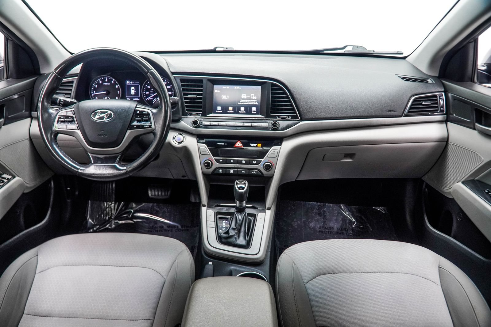 Used 2018 Gray Hyundai Value Edition image 5